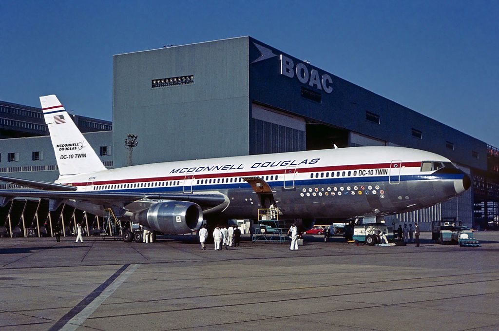 DC-10twin-fake.jpg