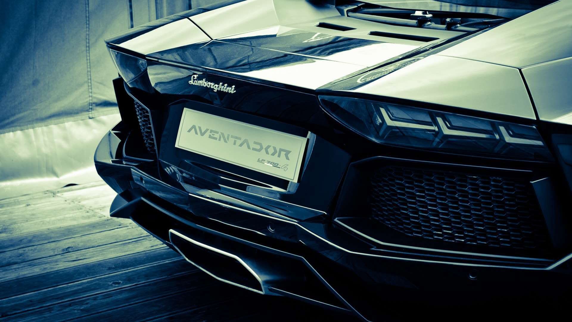 Aventador_wwwFullHDWppcom_.jpg