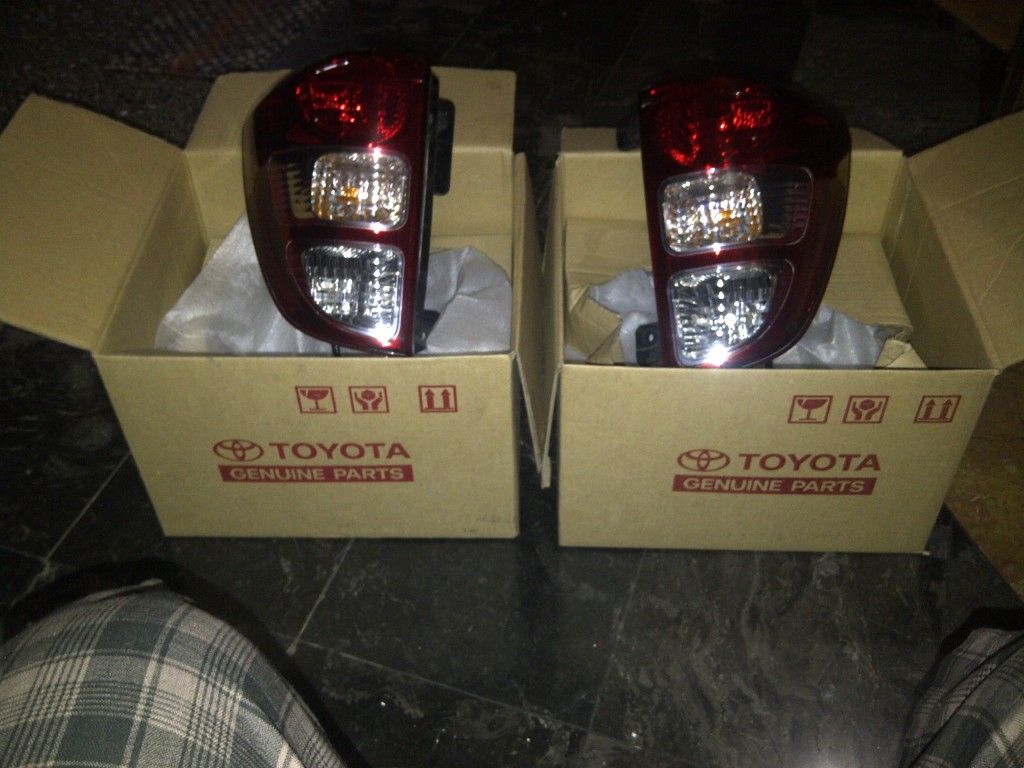 jual rear spoiler toyota rush #1